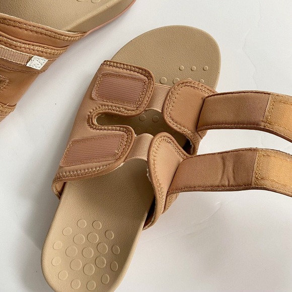Vionic Womens Sarah Brown/Peach/Beige Sandals USA Size 9.5 W - Picture 2 of 15